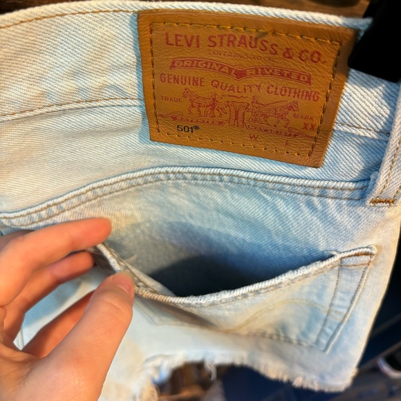 501 Levi shorts - Picture 4 of 8